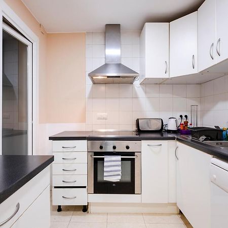 Three Bedroom Apartment In Sants Barcelona Ngoại thất bức ảnh