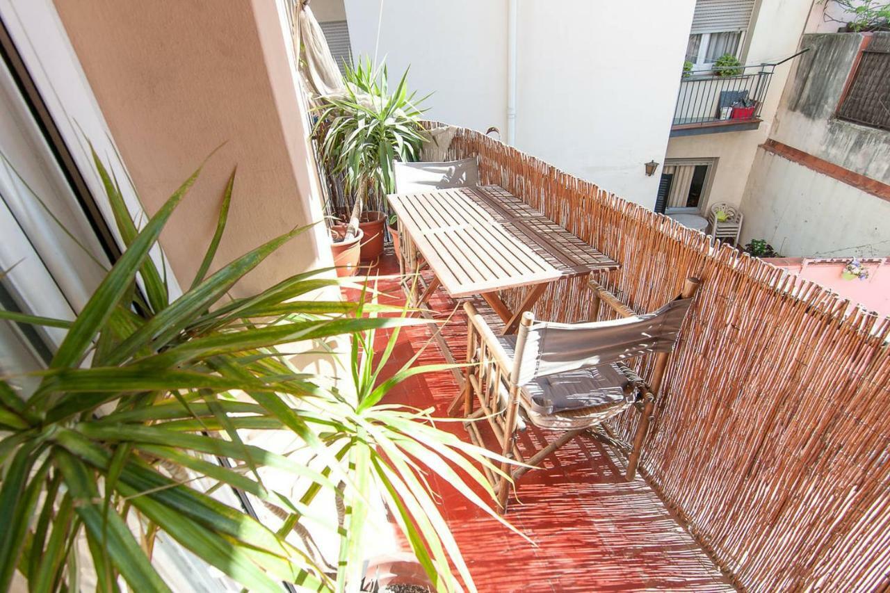 Three Bedroom Apartment In Sants Barcelona Ngoại thất bức ảnh