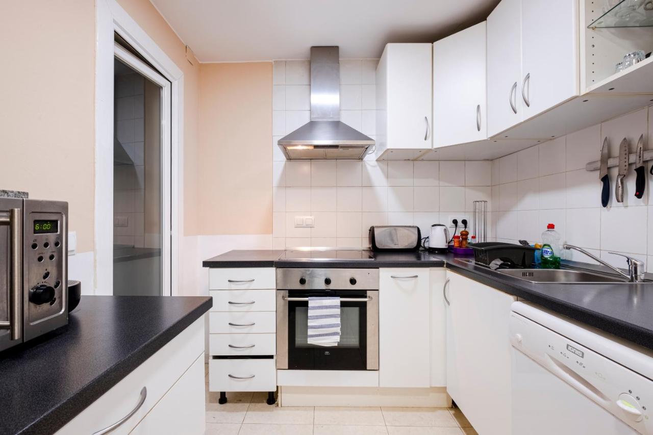 Three Bedroom Apartment In Sants Barcelona Ngoại thất bức ảnh