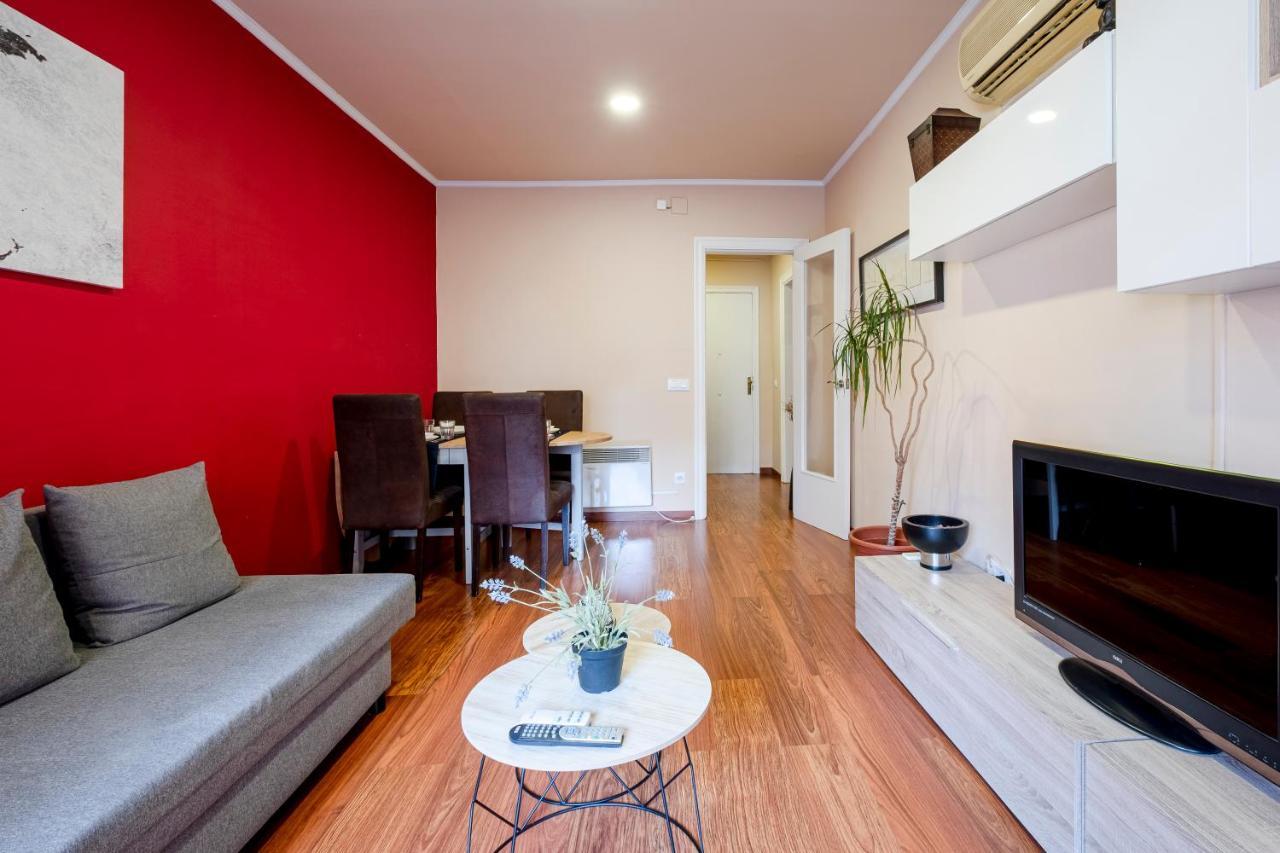 Three Bedroom Apartment In Sants Barcelona Ngoại thất bức ảnh