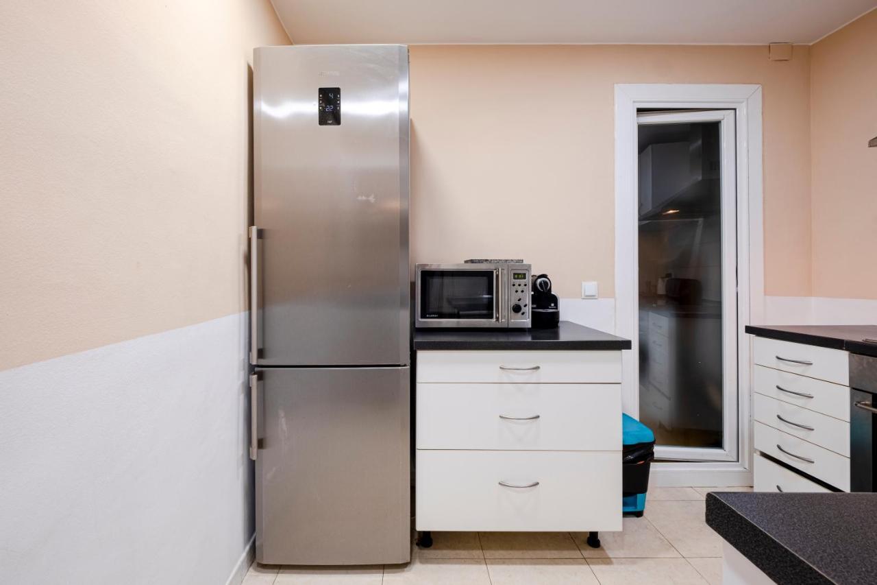 Three Bedroom Apartment In Sants Barcelona Ngoại thất bức ảnh