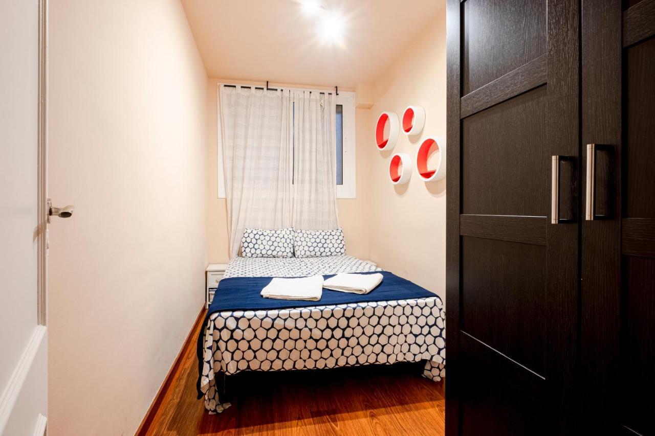 Three Bedroom Apartment In Sants Barcelona Ngoại thất bức ảnh