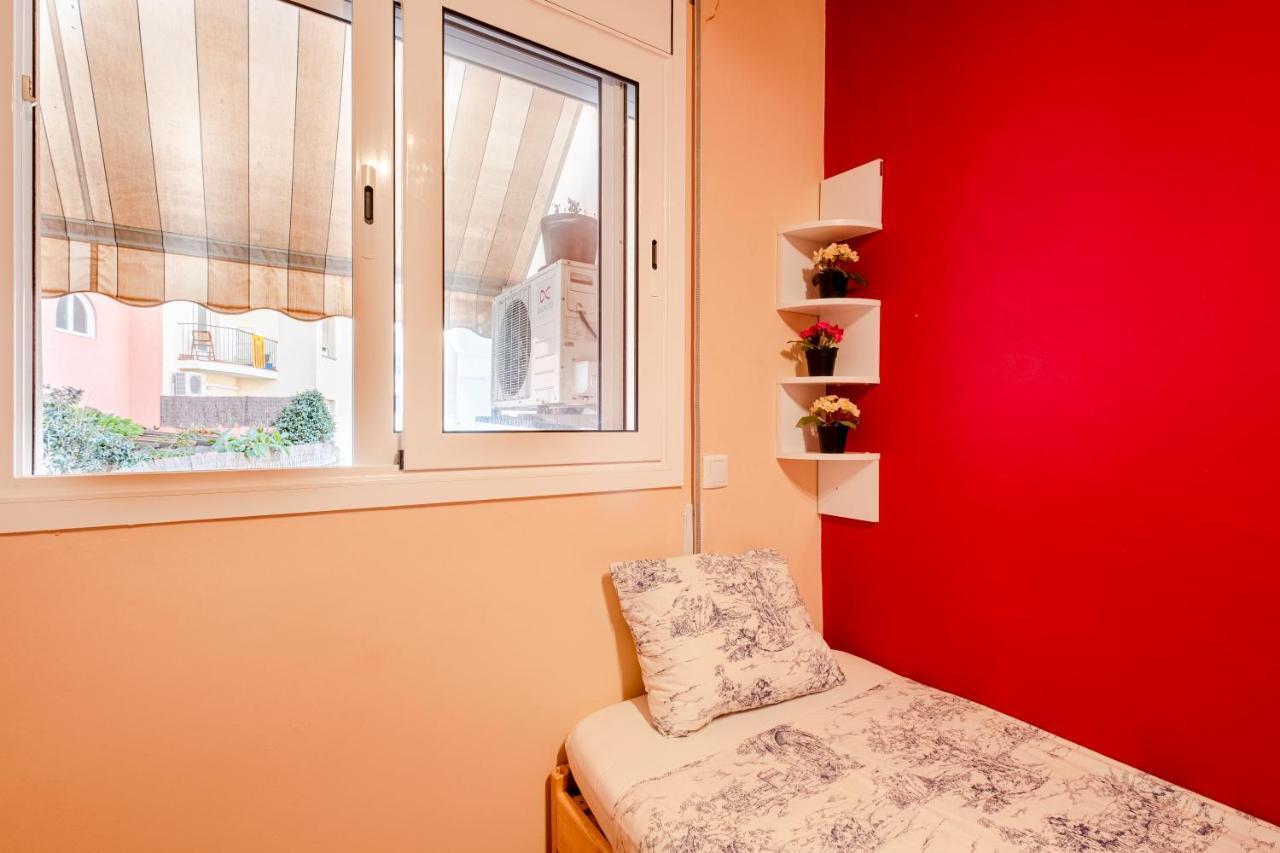 Three Bedroom Apartment In Sants Barcelona Ngoại thất bức ảnh