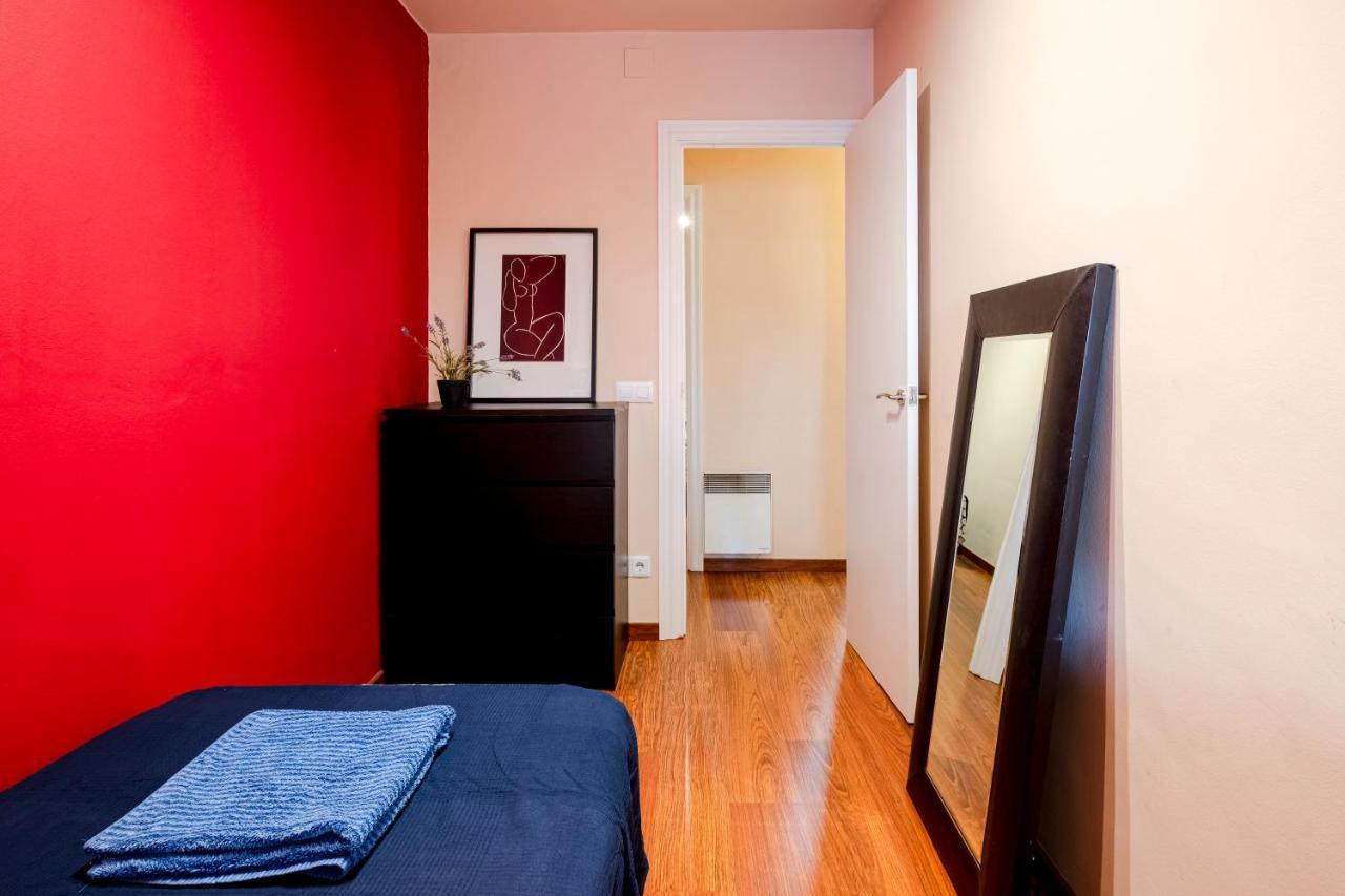 Three Bedroom Apartment In Sants Barcelona Ngoại thất bức ảnh